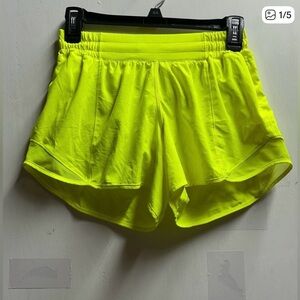 Lululemon hotty hot  high -rise hort 4”
Highlight size 6